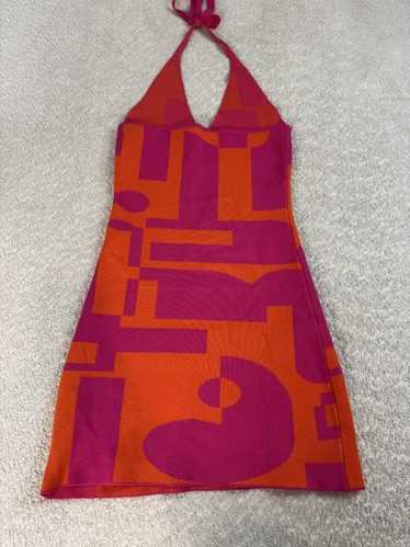 Groove stickad halterneckklänning