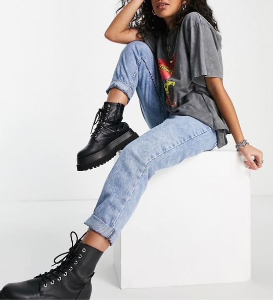 ASOS DESIGN Petite high rise original mom jeans in lightwash