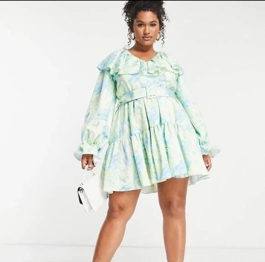 ASOS LUXE MARMORI V-PÄÄNTIE VYÖLLINEN TWILL-SMOKKIMEKKO