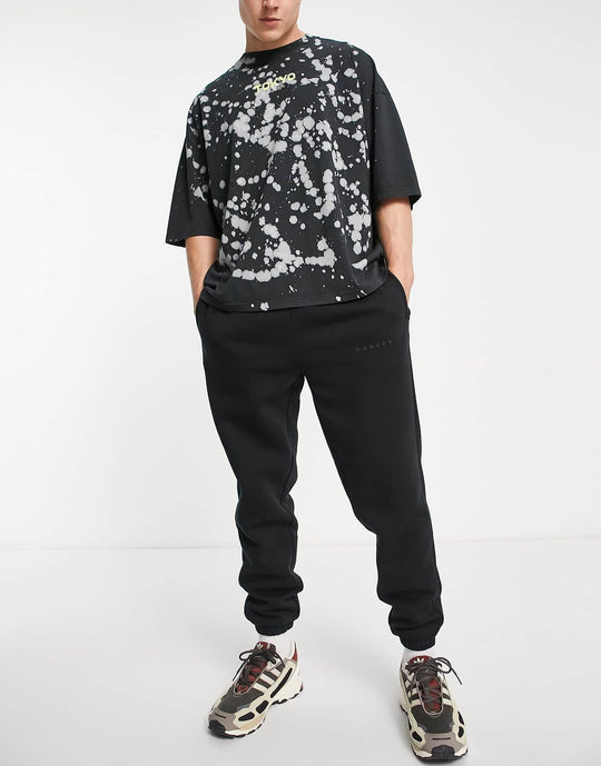 oakley-canyon-view-joggers-in-black