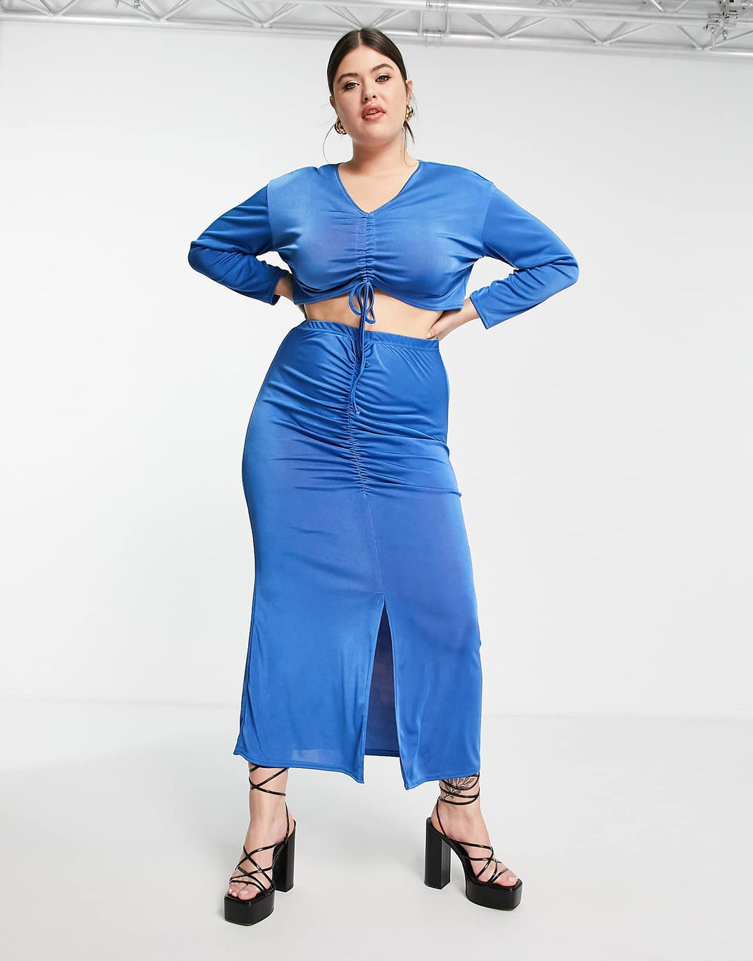 in-the-style-plus-x-liberty-exclusive-long-sleeve-ruched-front-top-co-ord-in-navy