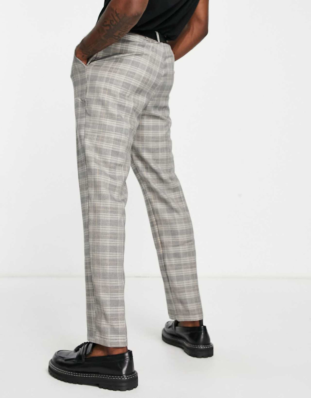 bando-carrot-fit-tapered-checked-suit-trousers-in-grey