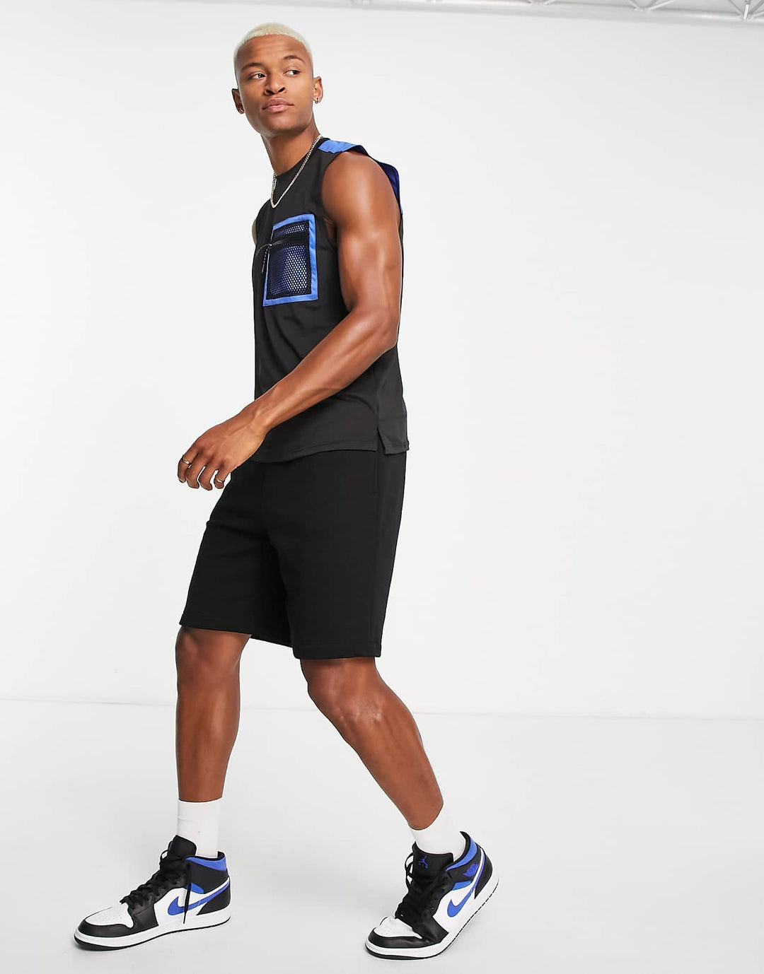 bolongaro-trevor-urheiluliivi-mustana