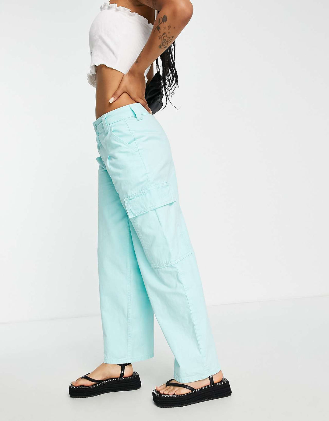 asos-design-petite-blekbla-cargobyxor-i-oversize