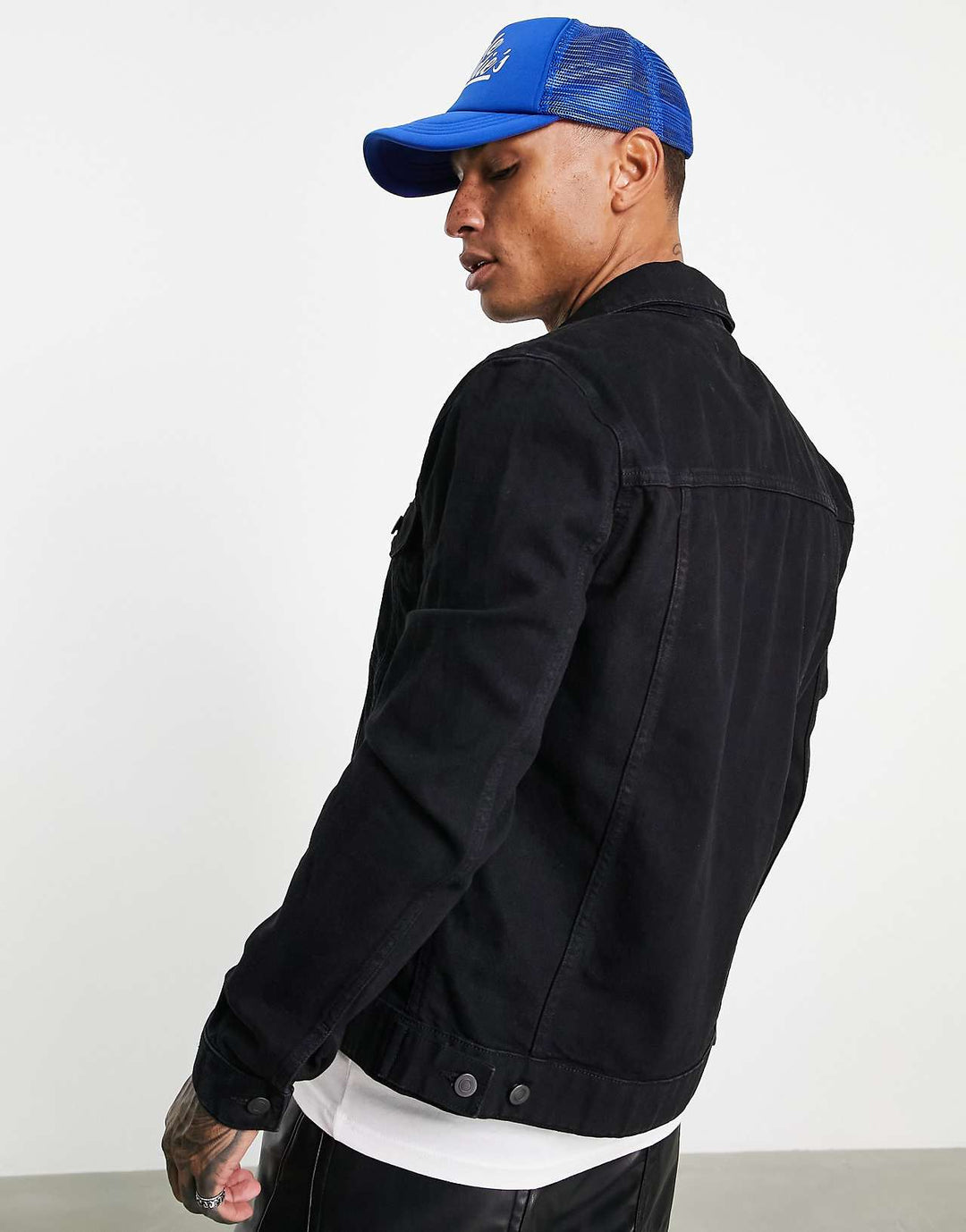 asos design regular western denim jacket in black