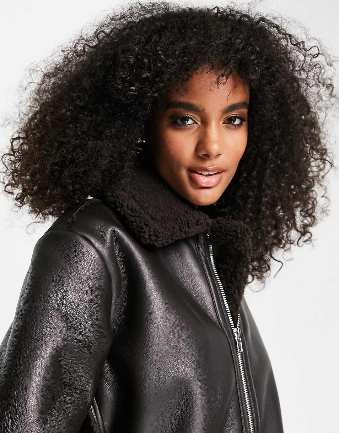 aSOS DESIGN lång kappa med borgkrage i mörkbrunt