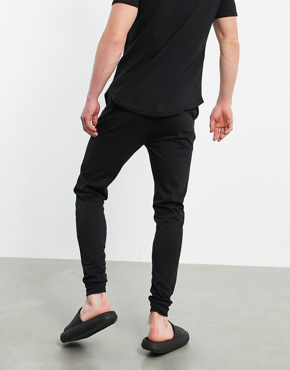le breive lounge cuffed joggers co ord in black with red band