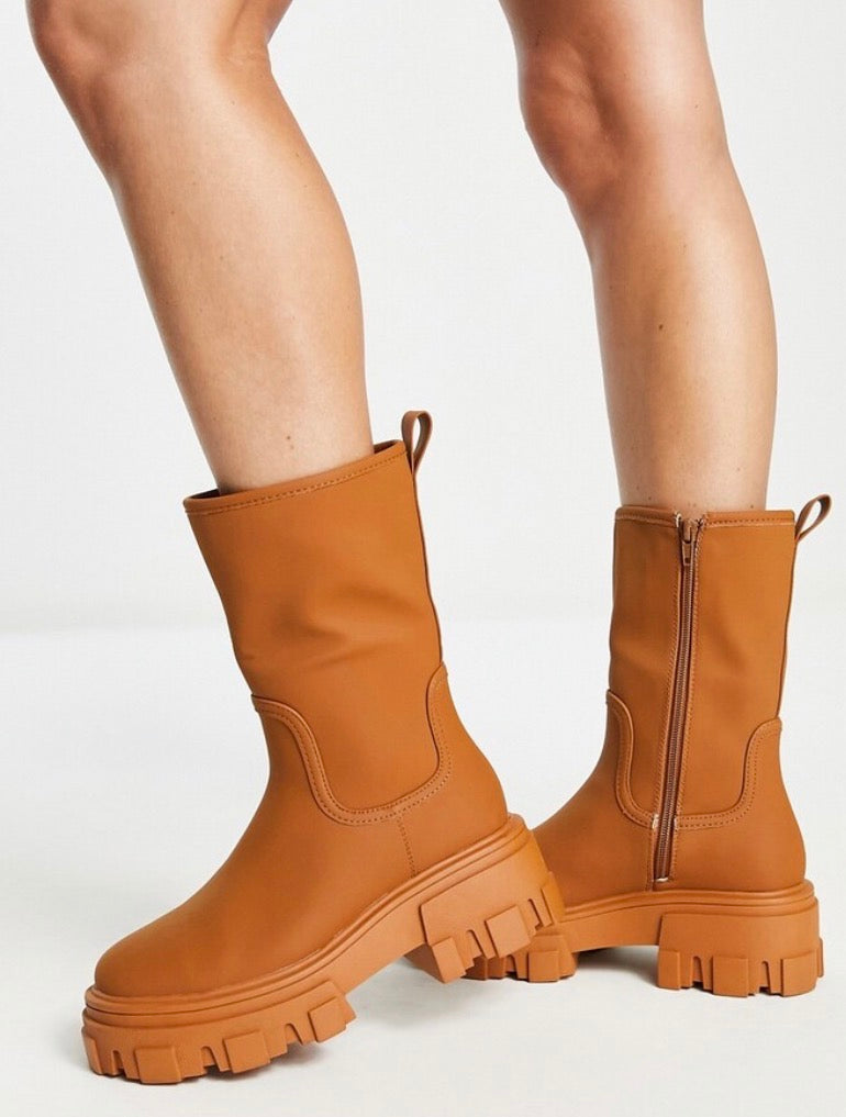 ASOS DESIGN Acton chunky pull on boots in camel
