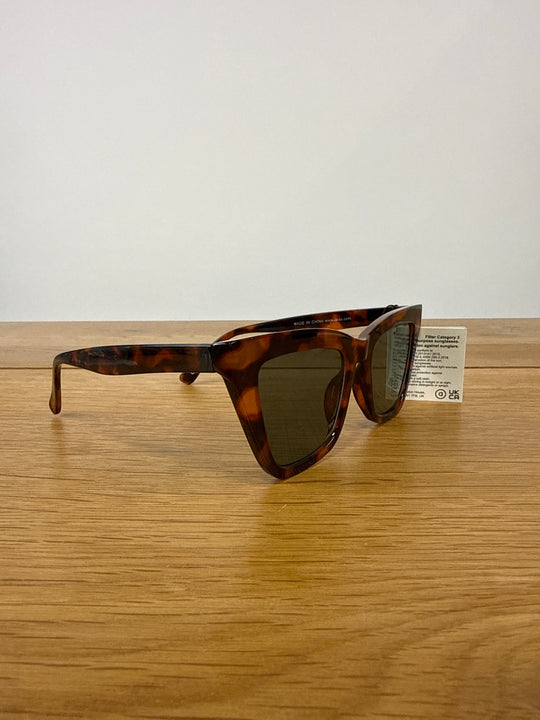ASOS DESIGN recycled angular frame cat eye in brown
