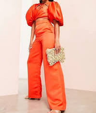 ASOS LUXE yhteensopivat leveälahkeiset satiinihousut, punainen