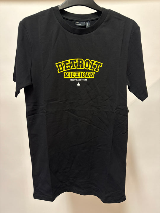 ASOS DESIGN muscle fit t-shirt in black with Detroit city print