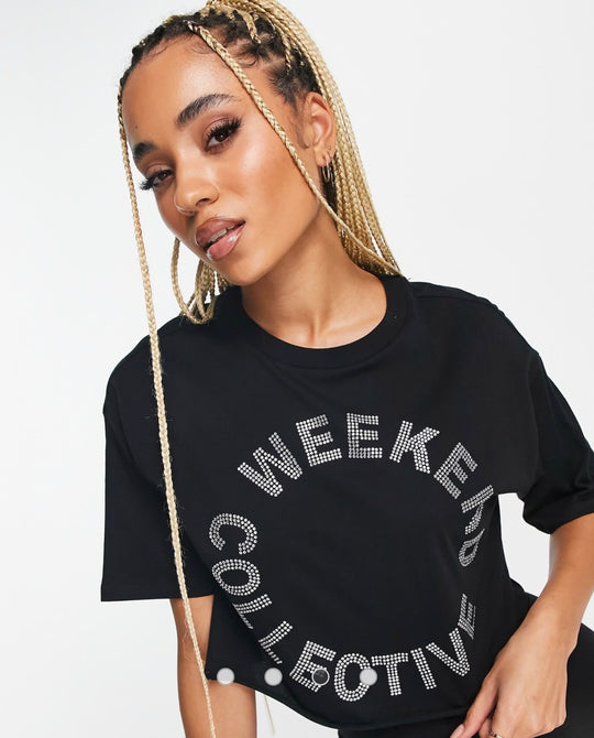 ASOS Weekend Collective lyhyt t-paita hotfix-logolla, musta