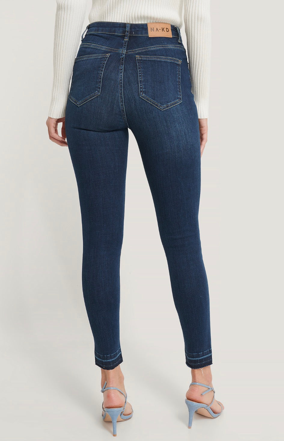 NA KD Skinny High Waist Open Hem Jeans in Dark Blue