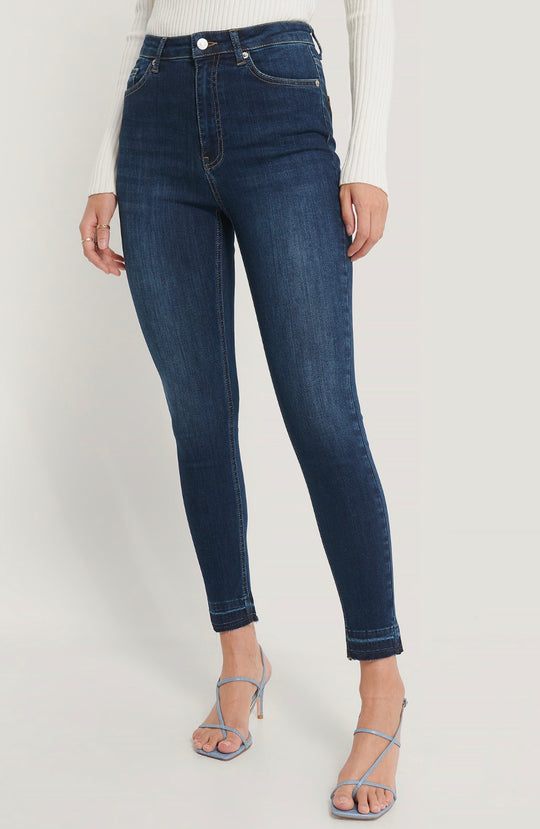 NA KD Skinny High Waist Open Hem Jeans in Dark Blue