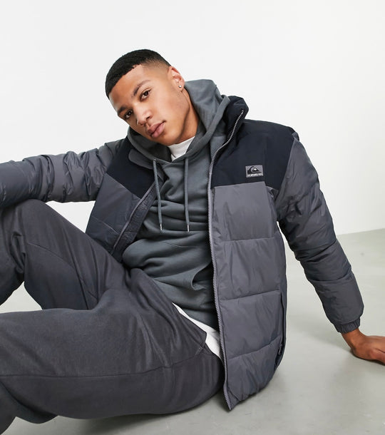 Quiksilver wolf shoulders puffer jacket in grey