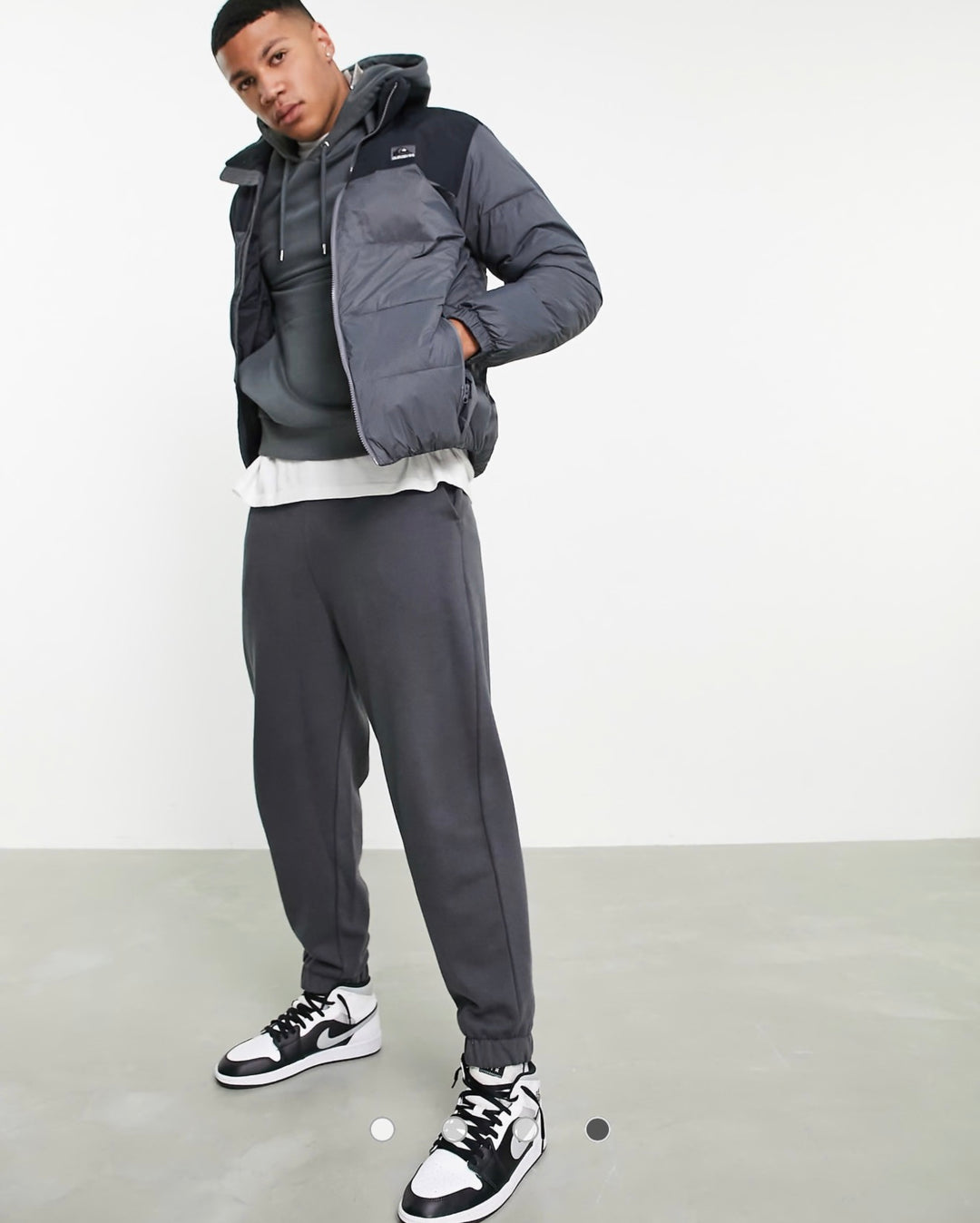 Quiksilver wolf shoulders puffer jacket in grey