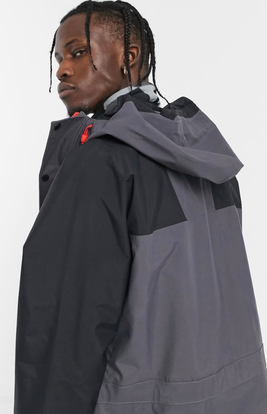 Berghaus Tempest 89 jacket in black/grey