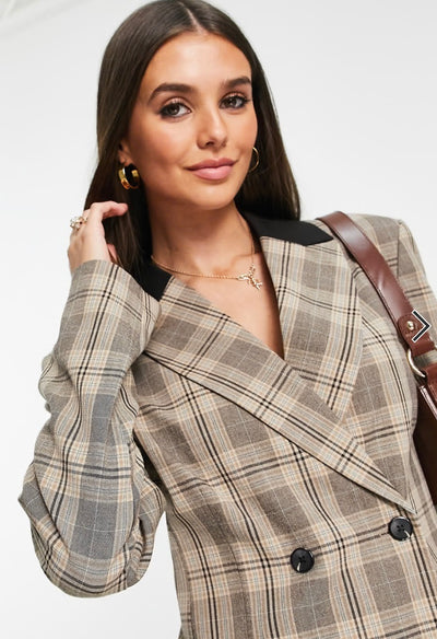 ASOS DESIGN – Tall – Dubbelknäppt kavaj i brunt rutmönster