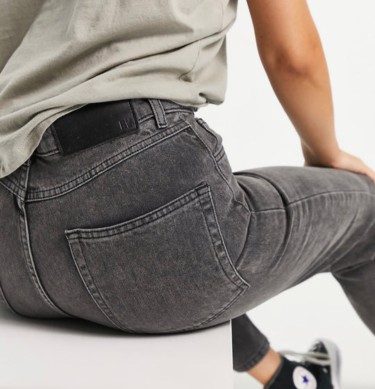 Reclaimed Vintage 91 classic mom jean washed grey