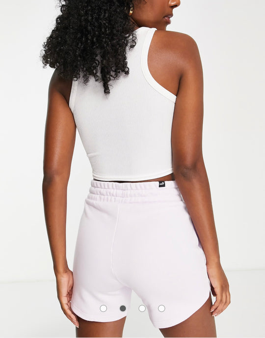 Puma Essentials pienellä logolla shortsit, liila