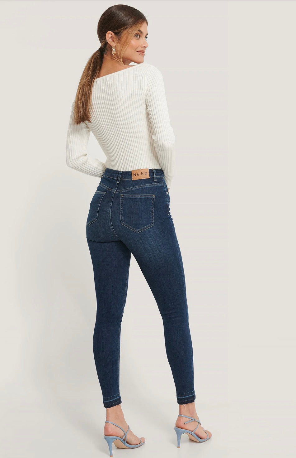 NA KD Skinny High Waist Open Hem Jeans in Dark Blue