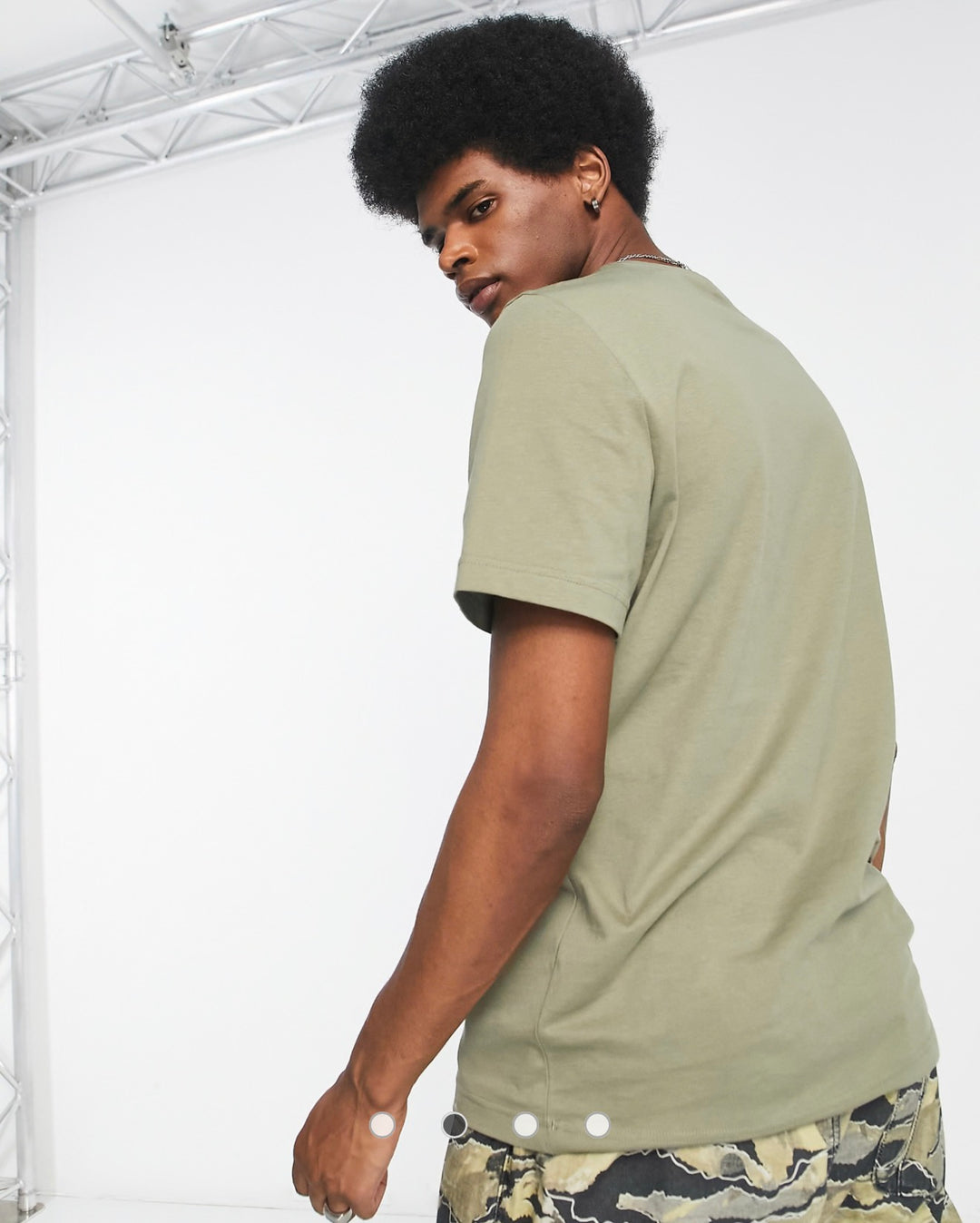 Reebok Vintage outline logo t-shirt in khaki