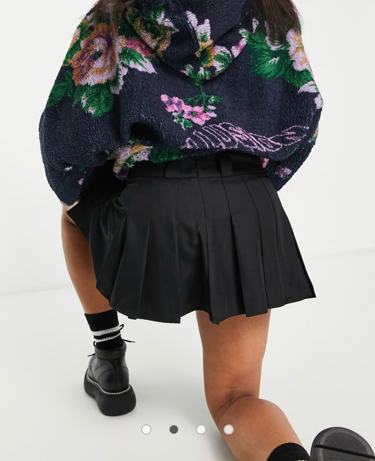 COLLUSION low rise mini kilt skirt in black