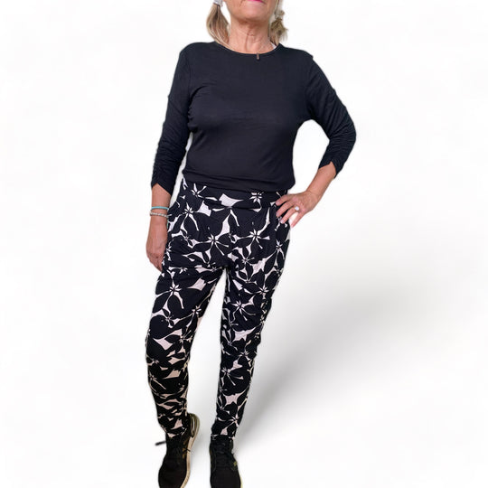 Graphic flower fluid pants- 211804/RR 16