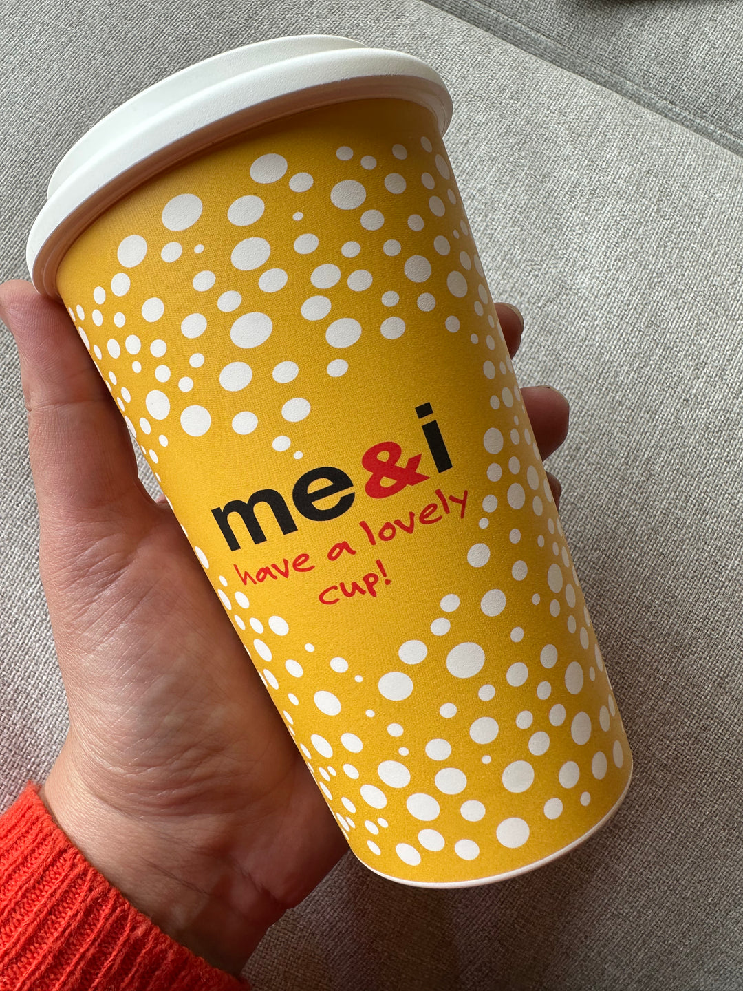 me&i take away coffee cup